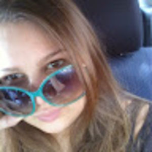 Meet your Posher, Simone